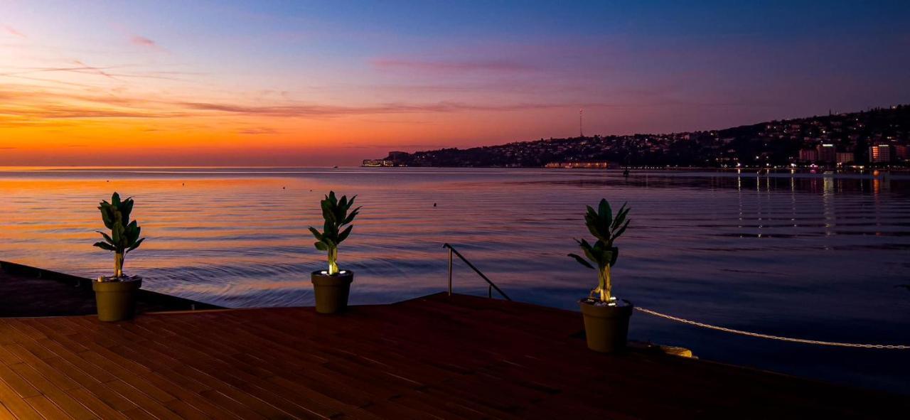 הוילה בפורטורוז Floating House Hurrea מראה חיצוני תמונה